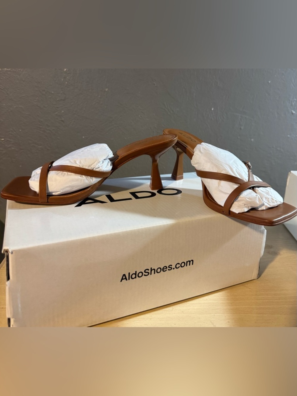 Aldo Size 6.5 Brown Leather Strappy Kitten Heeled Sandals GANNEVER-210 - Picture 4 of 5